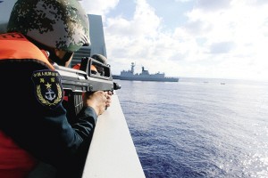 Hạm đội Đông Hải tiến hành diễn tập săn ngầm liên hợp giữa máy bay và tàu chiến (ảnh minh họa)